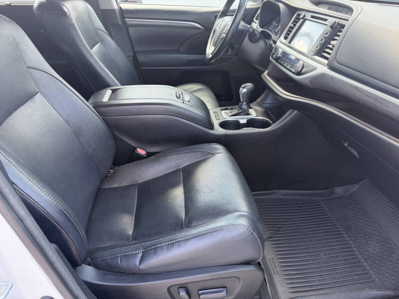 2017 Toyota Highlander Limited