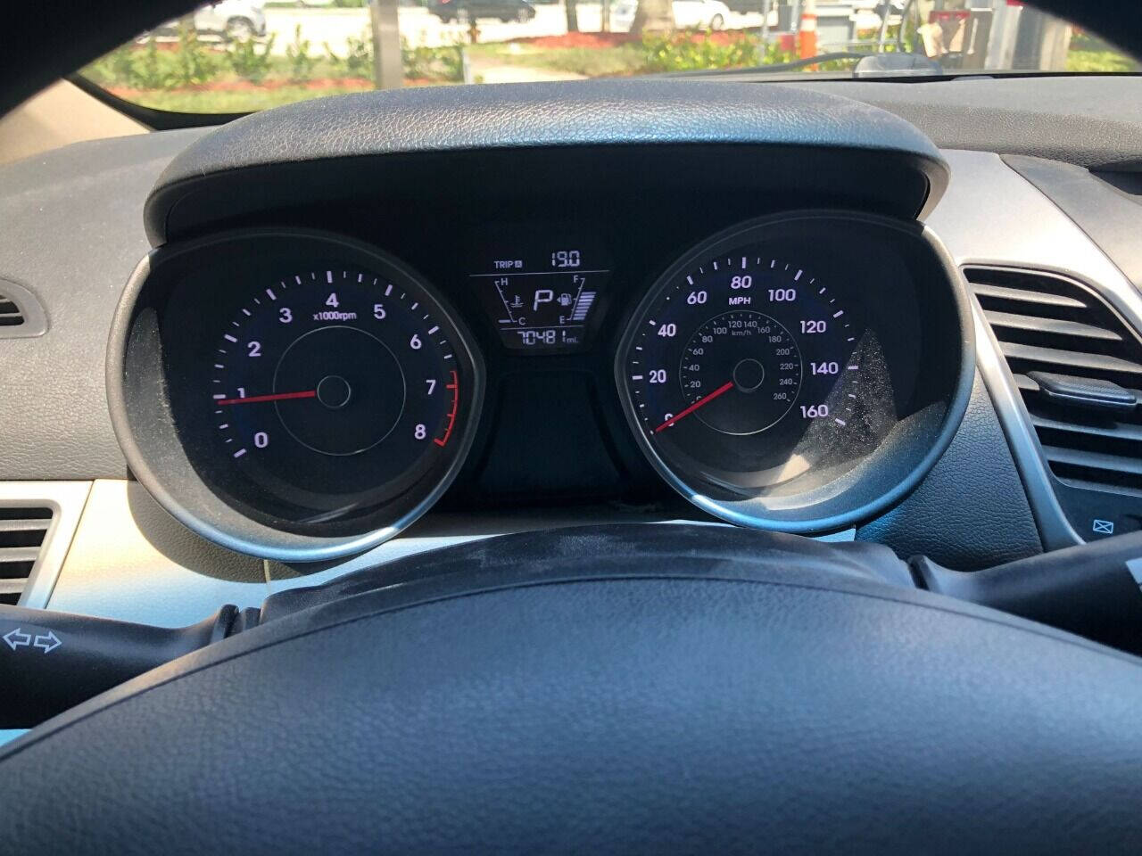 2015 HYUNDAI Elantra Sedan - $9,900