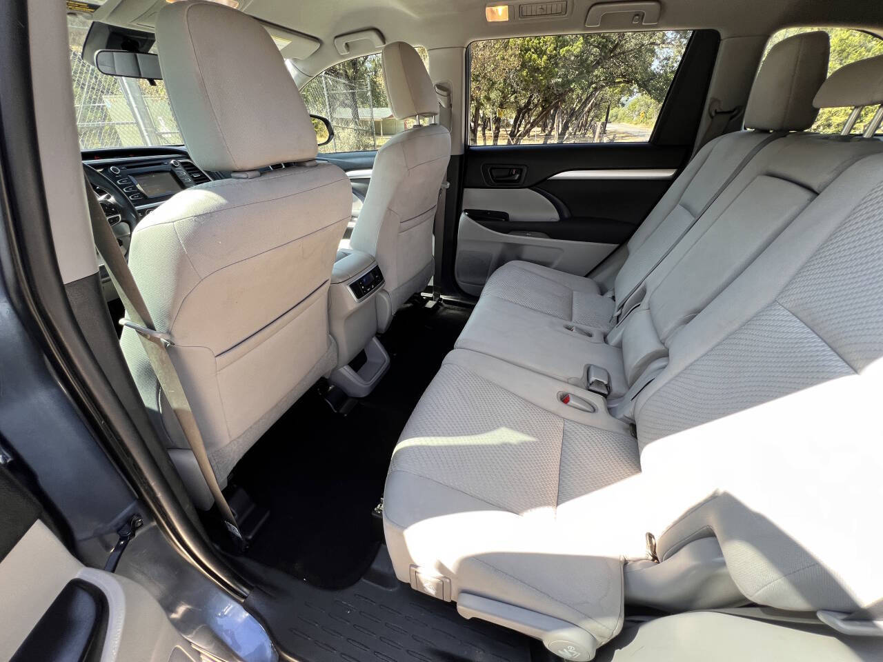 Used Car 2019 Toyota Highlander  Le 4dr Suv (2.7l I4) For Sale Under $20,000 In Austin, Texas