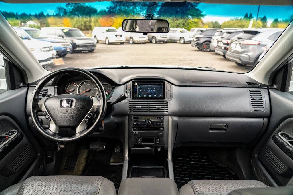 2004 Honda Pilot for sale at Auto Destination in Puyallup, WA