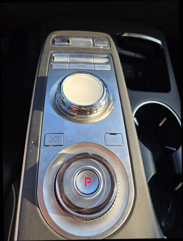 2023 Genesis GV70 2.5T Standard