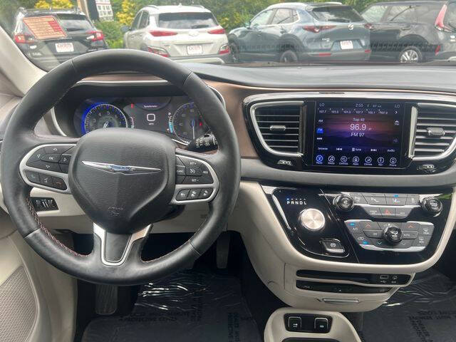 2017 Chrysler Pacifica Touring-L Plus
