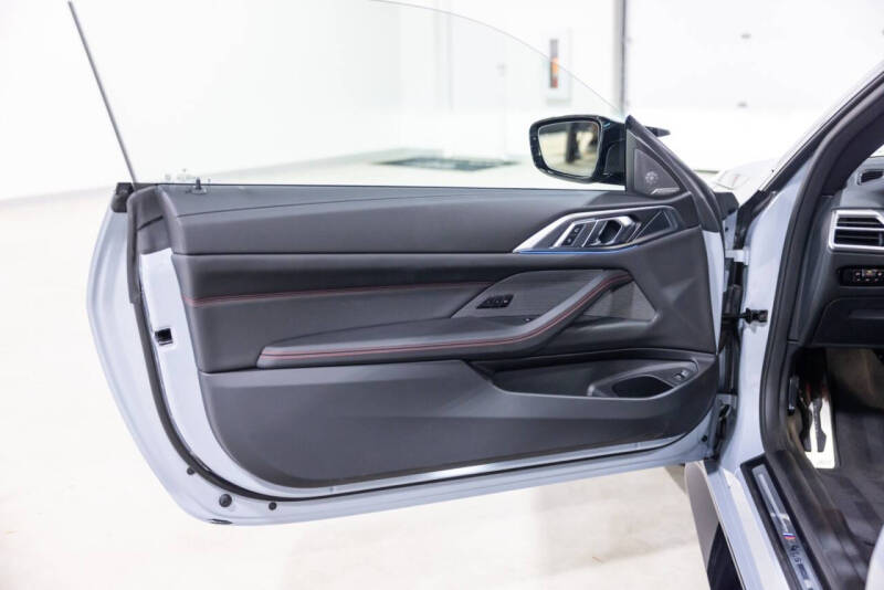 2025 BMW M4 CS