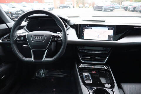 2023 Audi e-tron GT quattro Premium Plus