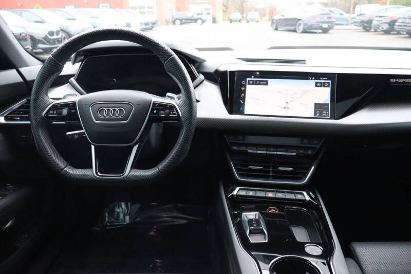 2023 Audi e-tron GT quattro Premium Plus