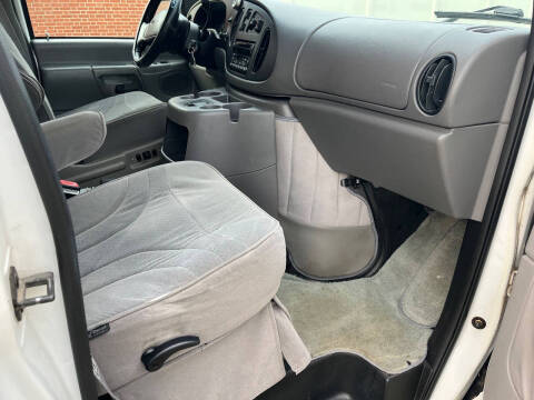 2001 Ford E-Series E-150