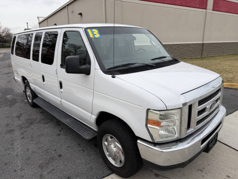 2013 Ford E-Series E-350 SD XLT