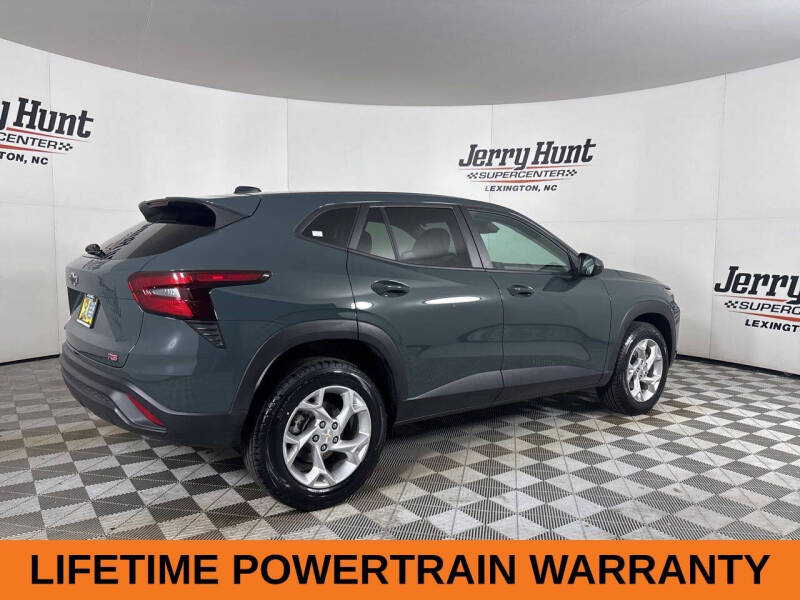 2025 Chevrolet Trax LS