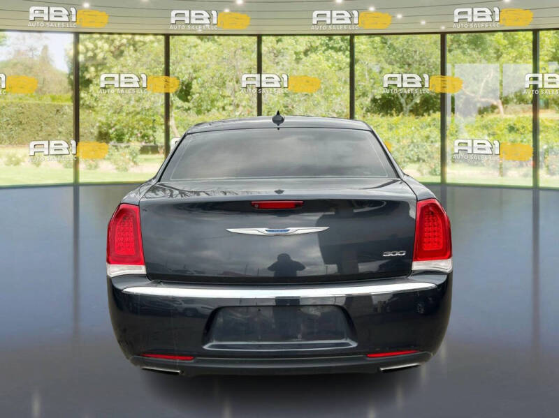 2018 Chrysler 300 Touring L