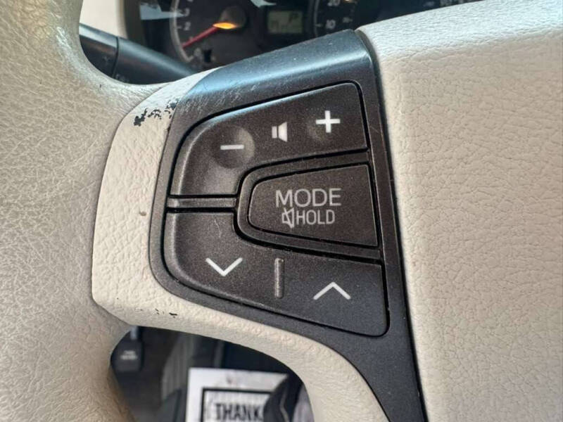 2011 Toyota Sienna LE 8-Passenger