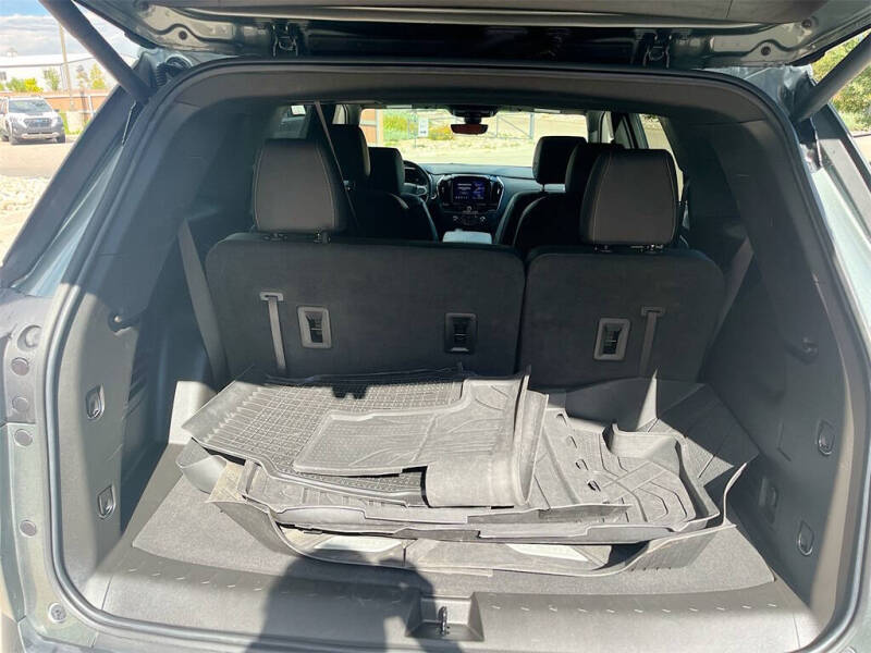 2023 Chevrolet Traverse LT Leather