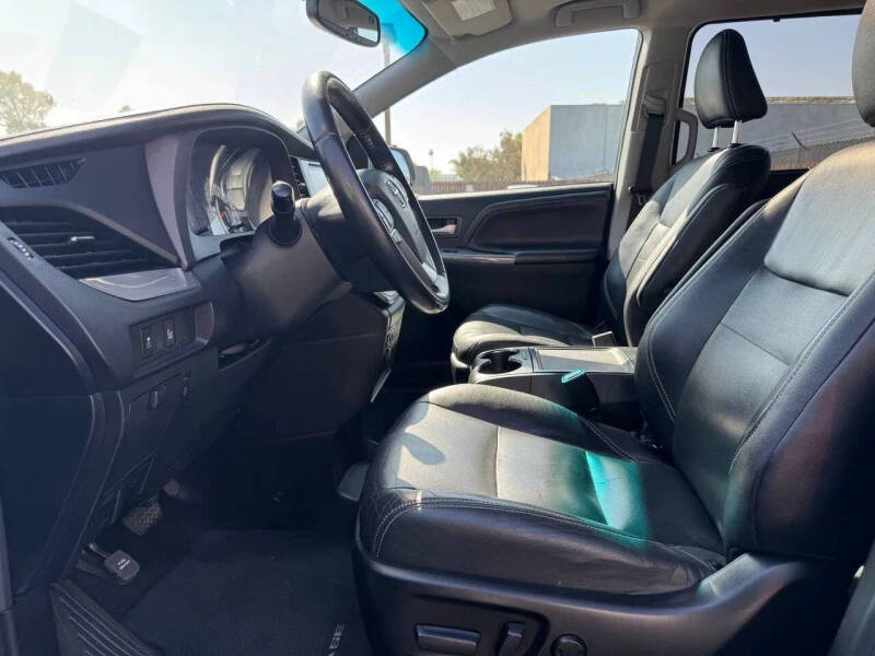 2015 Toyota Sienna