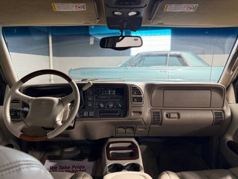 2000 Cadillac Escalade