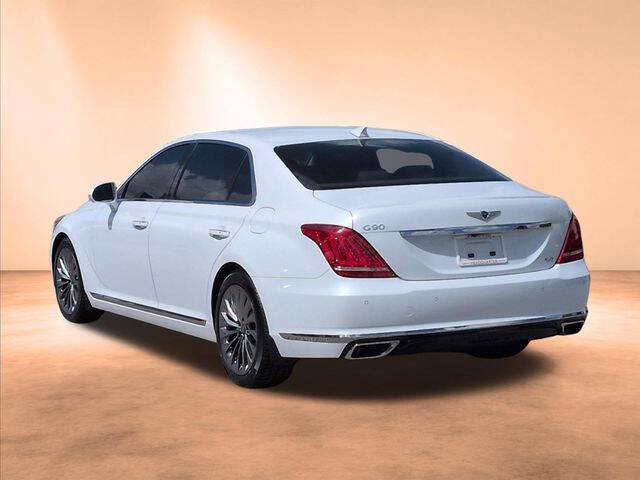 2017 Genesis G90