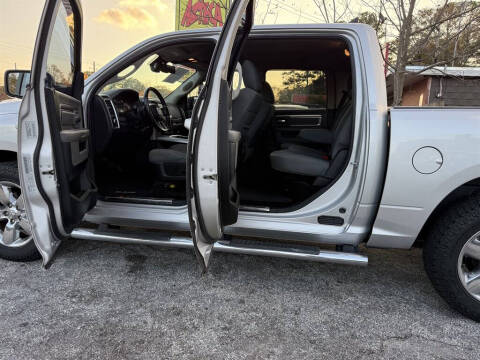 2017 RAM 1500 SLT