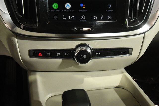 2024 Volvo S60 B5 Core Dark Theme