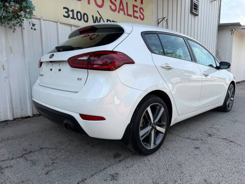 2017 Kia Forte5 EX