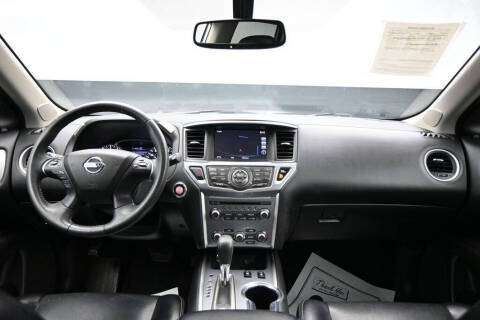 2017 Nissan Pathfinder SL
