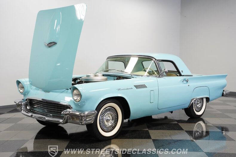 1957 Ford Thunderbird