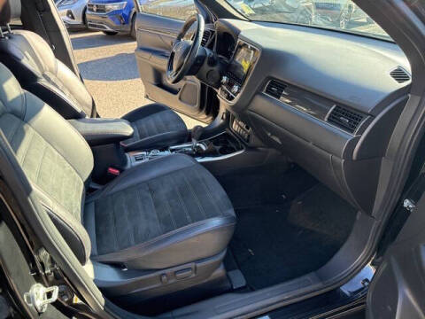 2020 Mitsubishi Outlander LE