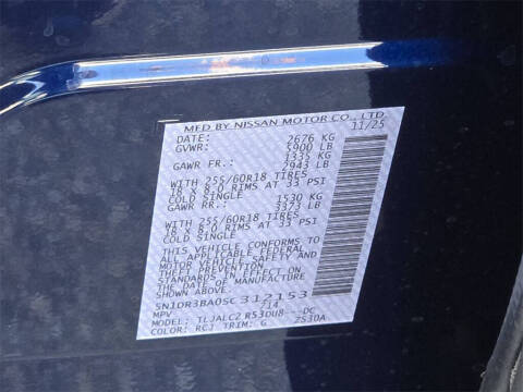 2025 Nissan Pathfinder SV