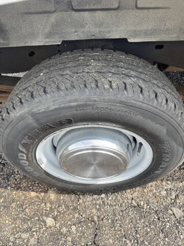 2004 Ford E-Series