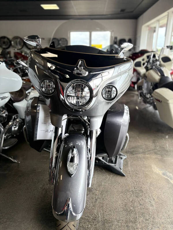 2016 Indian Roadmaster (Two-Tone)