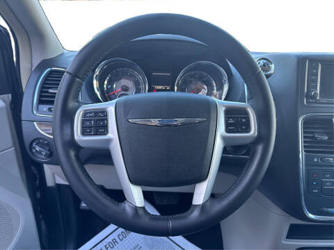 2016 Chrysler Town and Country Touring