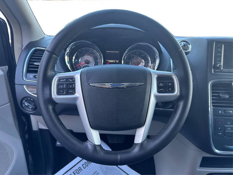 2016 Chrysler Town and Country Touring