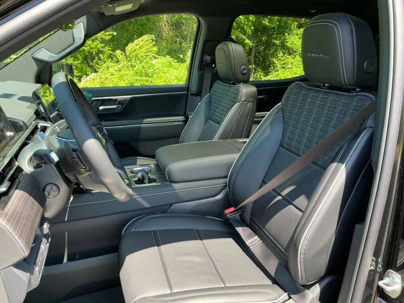 2025 GMC Sierra EV Denali