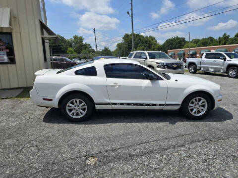 2007 Ford Mustang V6 Deluxe