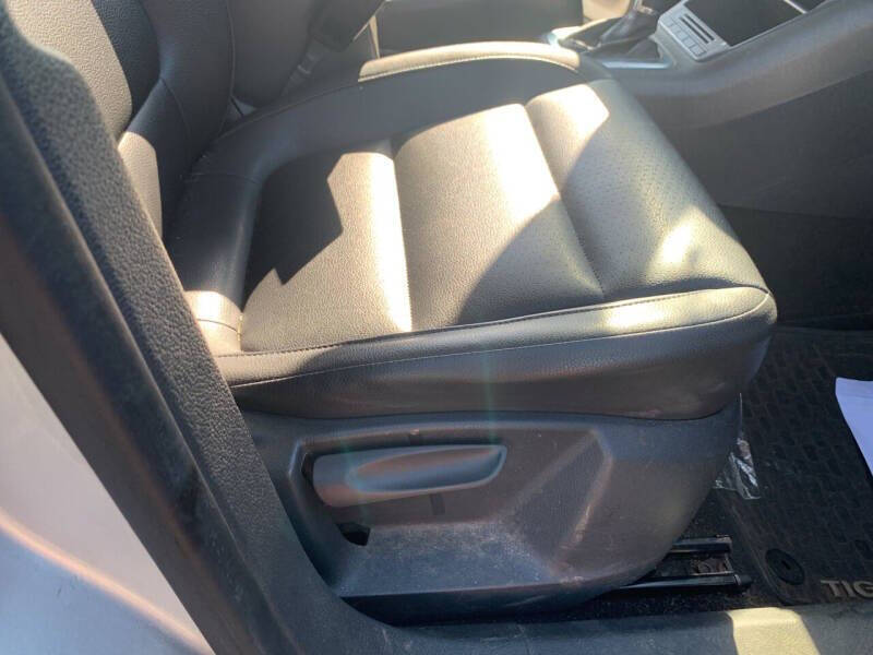 2011 Volkswagen Tiguan SEL 4Motion