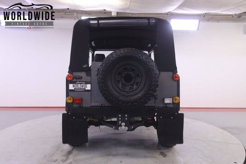 1984 Land Rover Defender