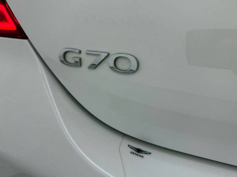 2022 Genesis G70