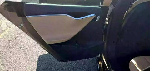 2015 Tesla Model S 70D