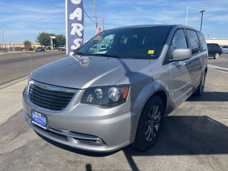 2015 Chrysler Town and Country for sale at Hanford Auto Sales in Hanford CA
