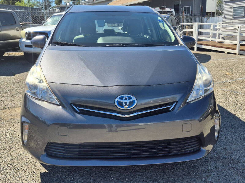 2013 Toyota Prius v Three