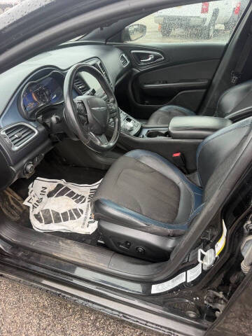 2015 Chrysler 200 S