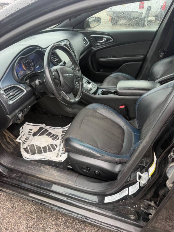2015 Chrysler 200 S