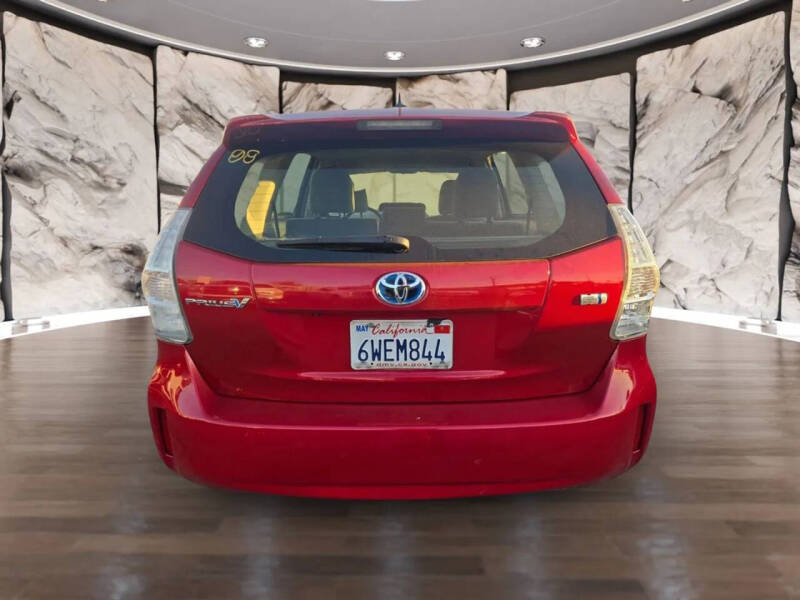 2012 Toyota Prius v Three