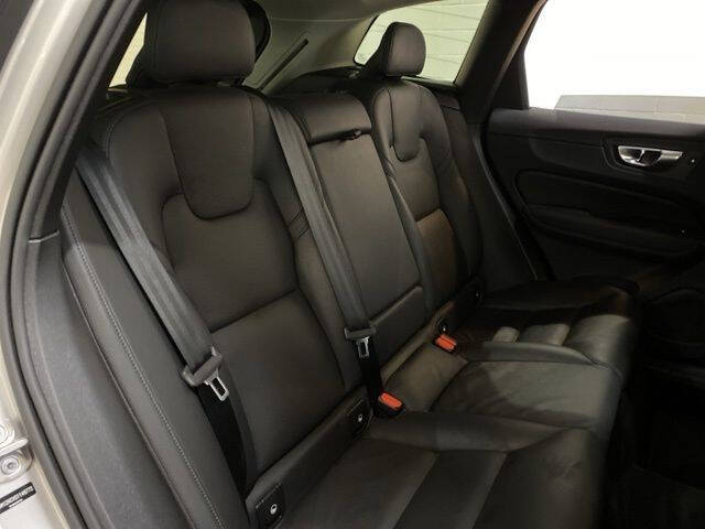 2025 Volvo XC60 B5 Plus Dark Theme