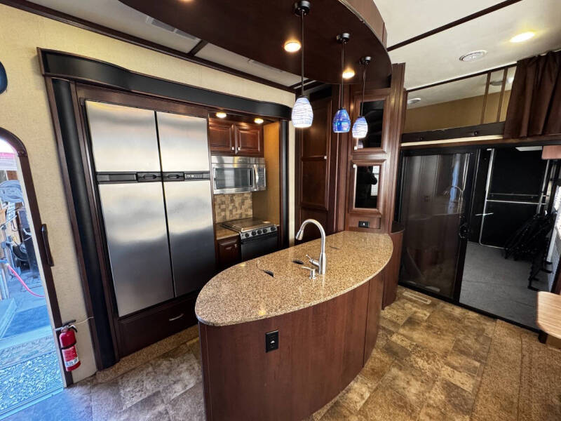 2014 Keystone RV Voltage