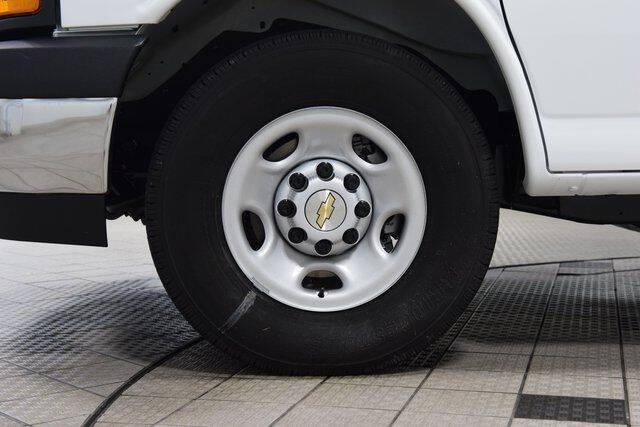 2025 Chevrolet Express 2500
