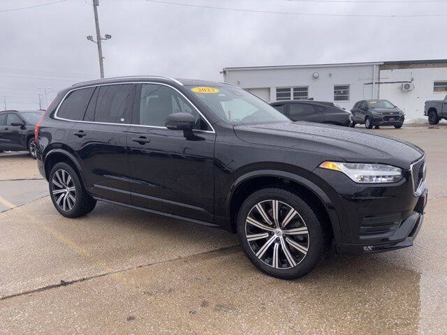 2023 Volvo XC90 Core's photo