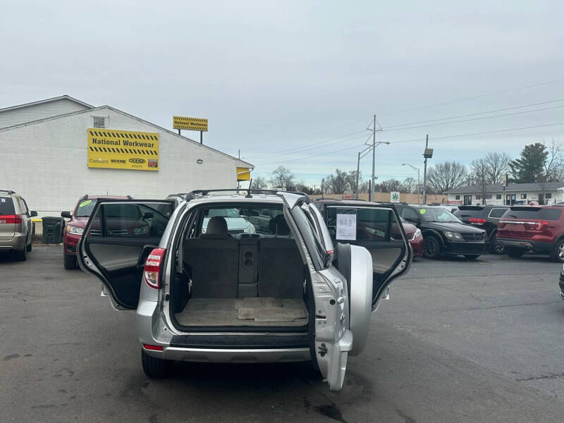 2011 Toyota RAV4 Base photo 21