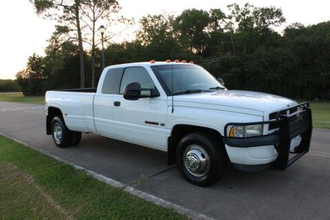 1998 Dodge Ram Pickup 3500 for sale at Clear Lake Auto World in League City TX