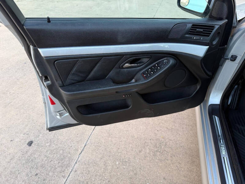 2001 BMW 5 Series 530i