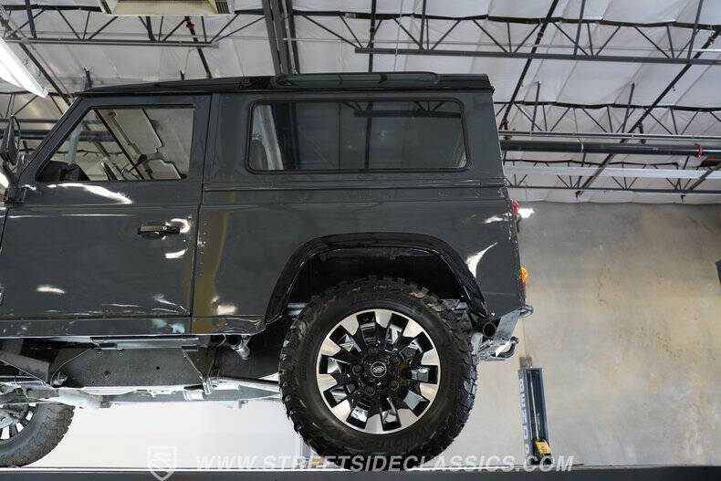 1987 Land Rover Defender