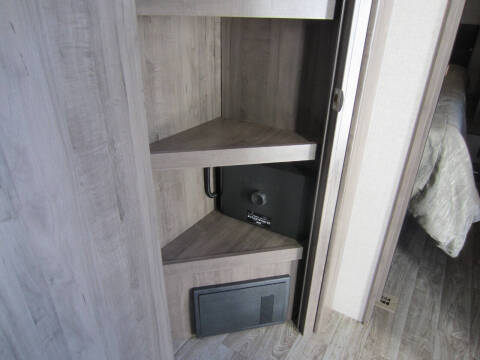 2019 Winnebago MInnie Plus Series 29DDBH