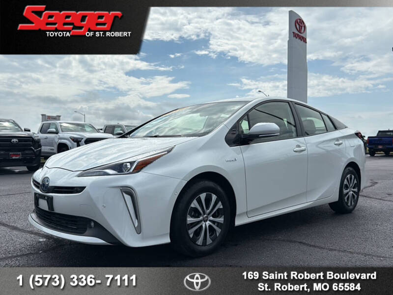 2020 Toyota Prius LE's photo